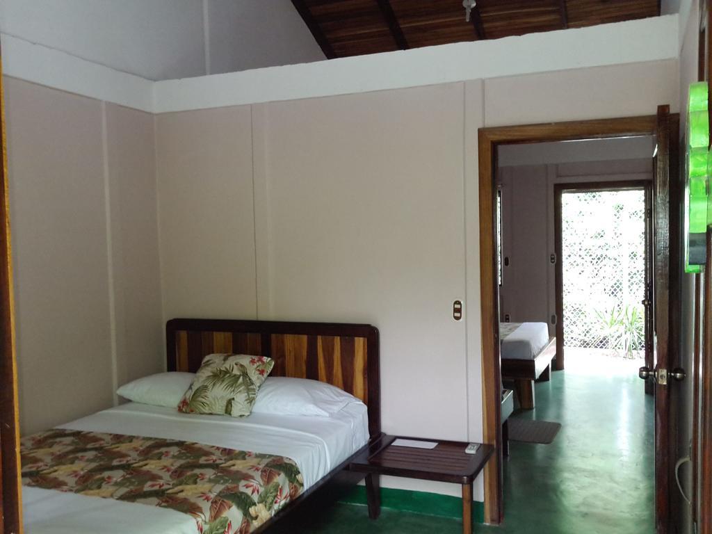 Cabinas Tropicales Пуерот-Хіменес Екстер'єр фото