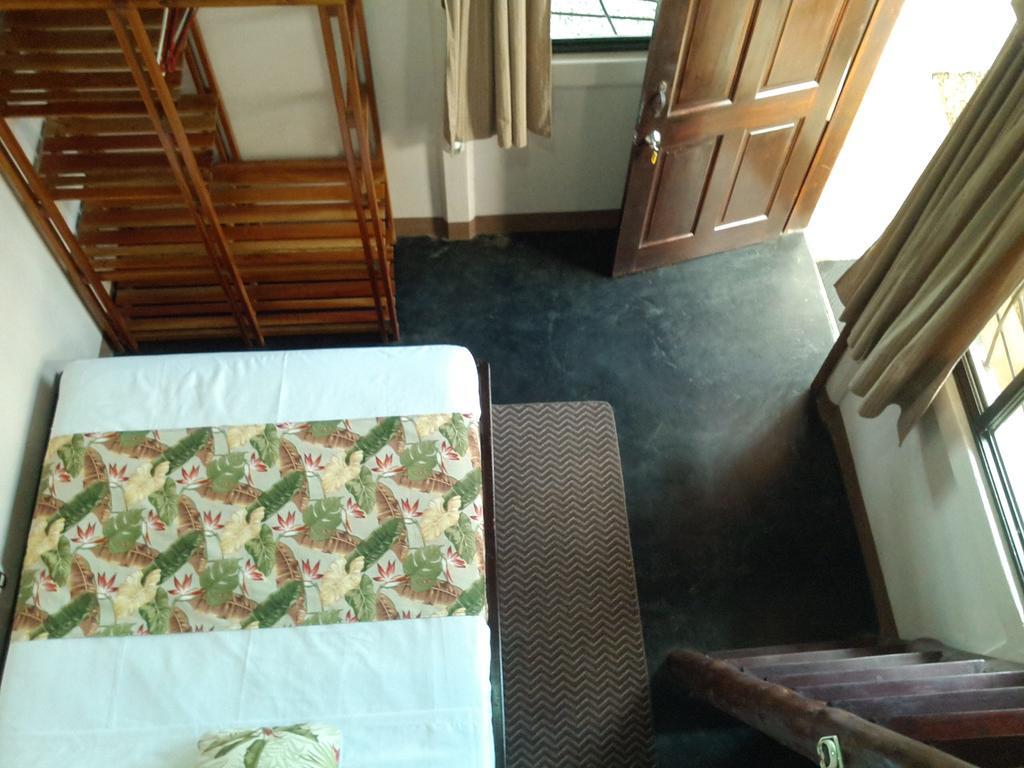 Cabinas Tropicales Пуерот-Хіменес Екстер'єр фото